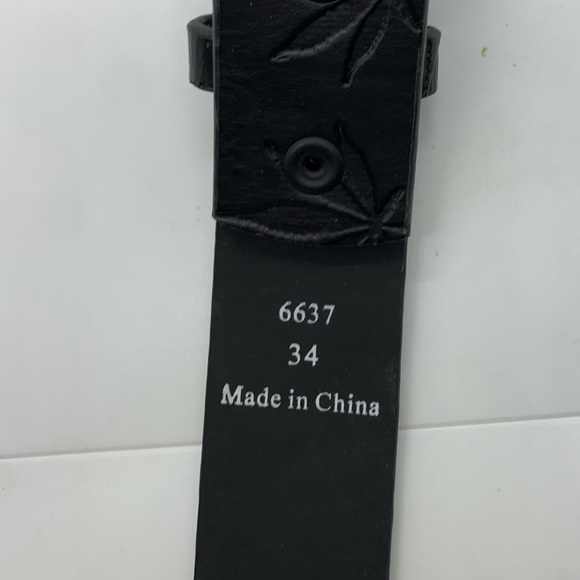 Chronic Belt size 34”-38” total length is 42” - Picture 2 of 2